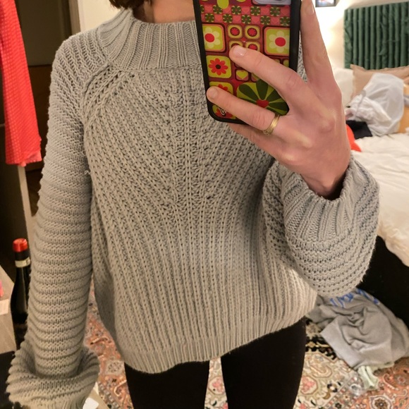 CUTEST SWEATER EVER! - Picture 3 of 8